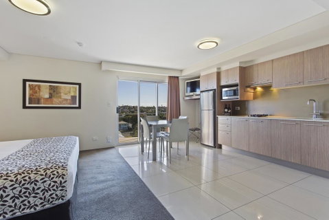 CBD Executive Apartments - Accommodation Rockhampton 2