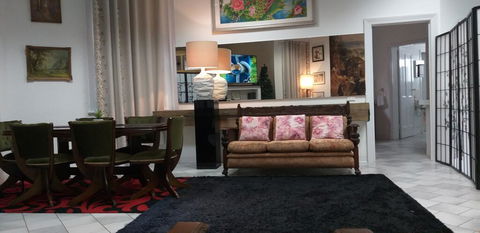 CBD Home Rinaldi's - Accommodation Rockhampton 2