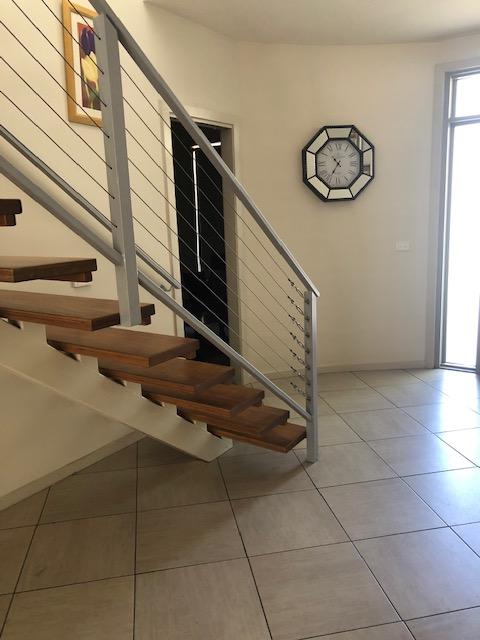 Central Executive 4br Townhouse - Accommodation Rockhampton 2