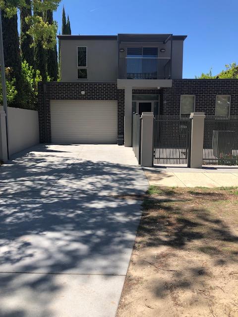 Central Executive 4br Townhouse - Accommodation Rockhampton 0