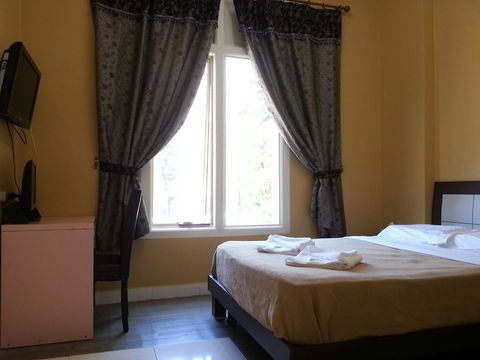 Central Private Hotel - Accommodation Rockhampton 1