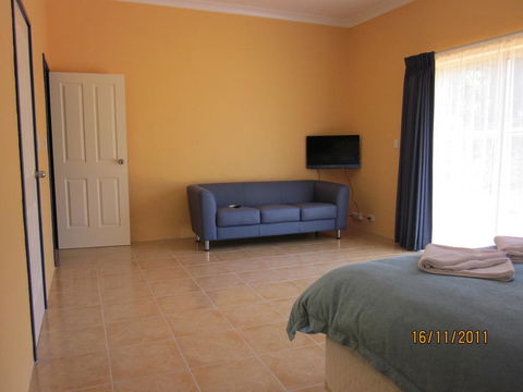Chalets On Stoneville - Accommodation Rockhampton 1