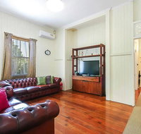 Charming Characterful Rustic-style Home Near The Gabba - Accommodation Rockhampton