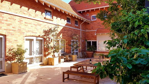 Chateau Cottesloe By The Beach - Accommodation Rockhampton 0