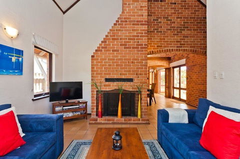 Chateau Cottesloe By The Beach - Accommodation Rockhampton 3