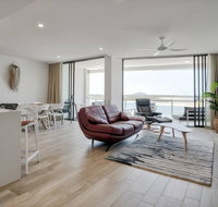 Chic Getaway at The Cosmopolitan Cotton Tree - Accommodation Rockhampton