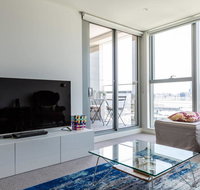 Chic Modern  Stylish.Stunning ViewsFree Parking - Accommodation Rockhampton