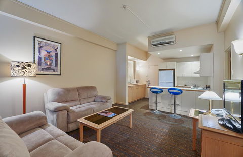 Chifley On South Terrace - Accommodation Rockhampton 3