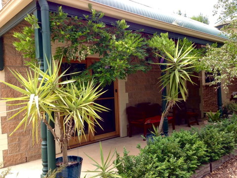 Clarevale Cottage B&B - Accommodation Rockhampton 0
