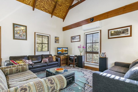Clervaux Cottage - Accommodation Rockhampton 2