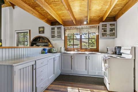 Clervaux Cottage - Accommodation Rockhampton 3