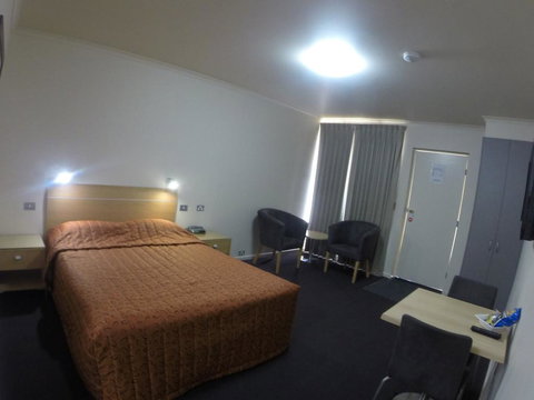 CluBarham Motel - Accommodation Rockhampton 2
