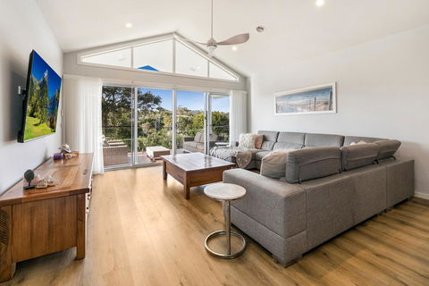 Coastal Living - Accommodation Rockhampton 1