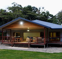 Coconut Beach House - Accommodation Rockhampton