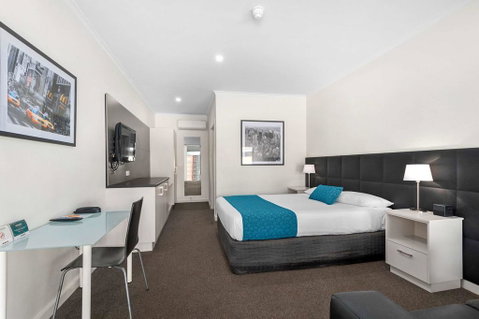 Comfort Inn & Suites Manhattan - Accommodation Rockhampton 0