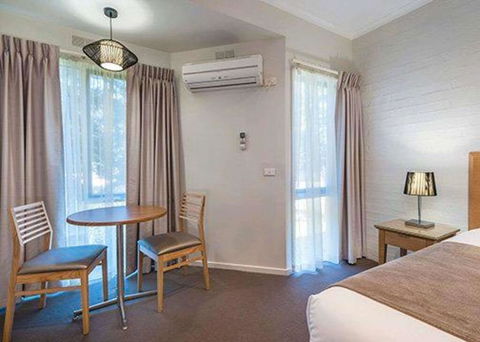 Comfort Inn Coach & Bushmans - Accommodation Rockhampton 3