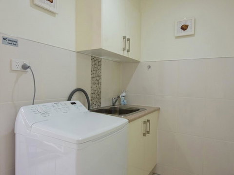 Comfortable Lowset Family Home Only Minutes From The Water! Tarooki St, Bellara - Accommodation Rockhampton 3