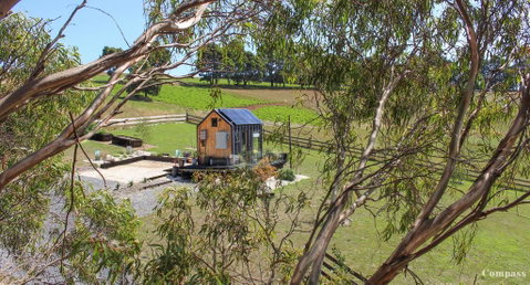 Compass Hut - Accommodation Rockhampton 2