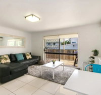Contemporary 2 Bedroom Beachfront Apartment