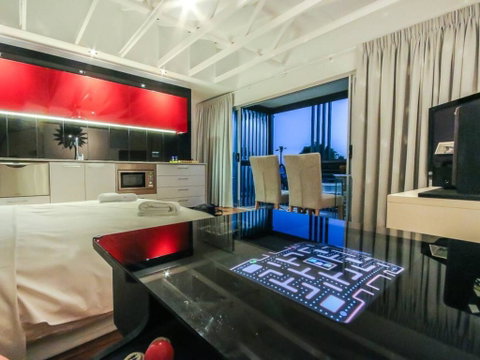 Cool Architect-Designed Studio Close To CBD - Accommodation Rockhampton 1