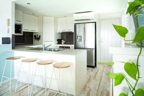 Coolum Beach 3 Level Townhouse Private Rooftop Terrace Spa Overlooking Mount Coolum - Accommodation Rockhampton 3