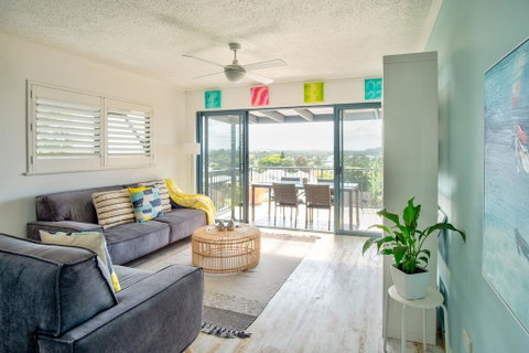 Coolum Beach 3 Level Townhouse Private Rooftop Terrace Spa Overlooking Mount Coolum - Accommodation Rockhampton 2