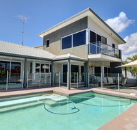 Coorumbong 36 - 6 BDRM Canal Home With Pool - Accommodation Rockhampton
