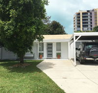 Coral Cottage - 93 Taylor Ave Golden Beach - Accommodation Rockhampton