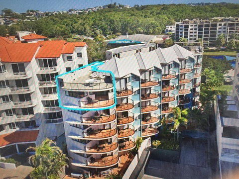 Coral Sea Views Beachfront Penthouse - Accommodation Rockhampton 0