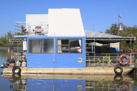 Corroboree Houseboats - Accommodation Rockhampton 1