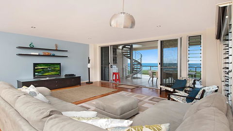 Costa Del Sol - WiFi And Austar - Accommodation Rockhampton 2