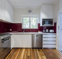 Cottesloe Beach Deluxe Apartment - Accommodation Rockhampton