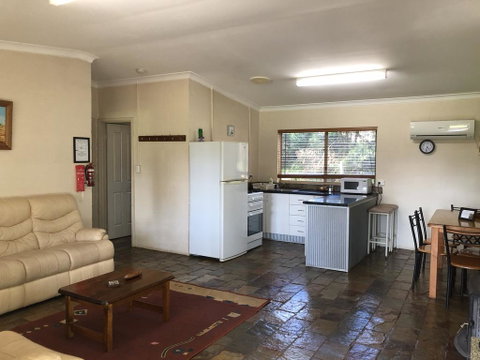 Country Cottages Of Bridgetown - Accommodation Rockhampton 2