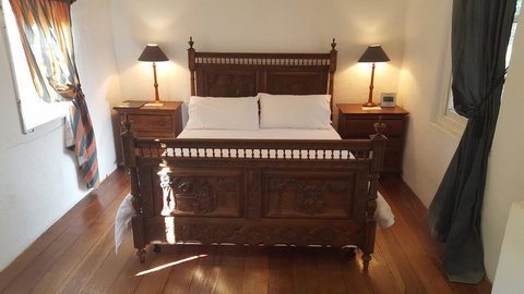 Courtyard Faversham House - Accommodation Rockhampton 0