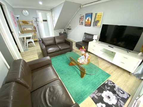 Cozy Inner West City Hideaway - Accommodation Rockhampton 1