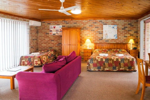 Crescent Head Resort & Conference Centre - Accommodation Rockhampton 3