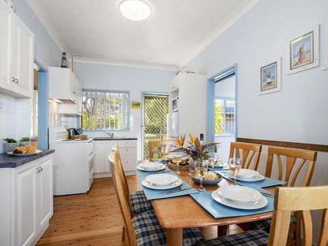 Crystal Blue - Views Across The Bay - Accommodation Rockhampton 0