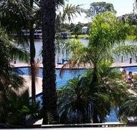 Cypress waterfront spa apartment - Accommodation Rockhampton