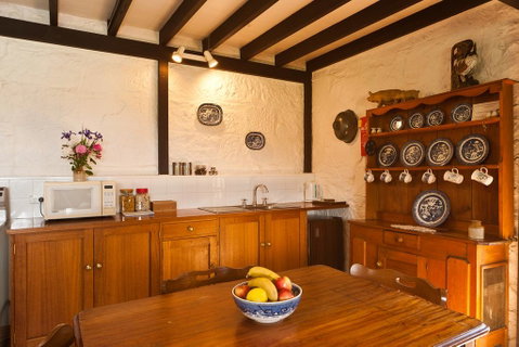 Daisy Bank Cottages - Accommodation Rockhampton 2