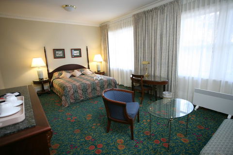 Darcy's Hotel - Accommodation Rockhampton 1