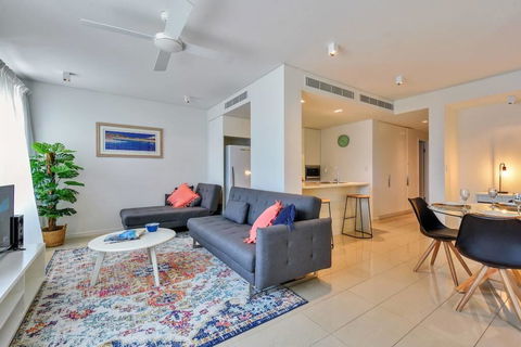 Darwin Waterfront Luxury Apartment - Accommodation Rockhampton 0