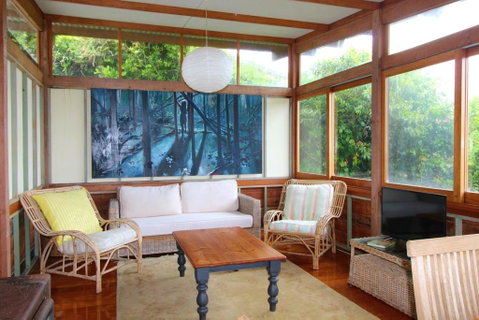 Delicate Nobby Artist Studio, 898 Point Plomer Road - Accommodation Rockhampton 2