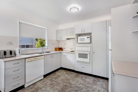 Dirigeree Street, 4 - Accommodation Rockhampton 2