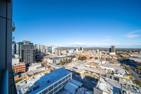 Divinity On Morphett - In The Heart Of The CBD - Free Wifi - Nespresso - Accommodation Rockhampton 1