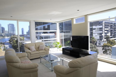 Docklands Luxury Penthouse Right Above The District Docklands - Accommodation Rockhampton 2