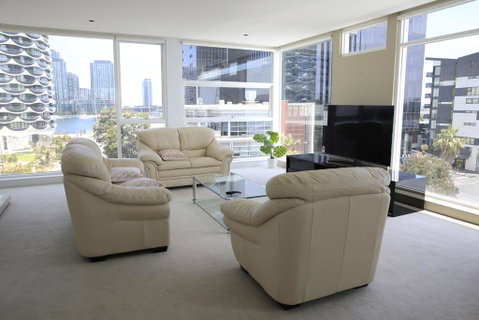Docklands Luxury Penthouse Right Above The District Docklands - Accommodation Rockhampton 3