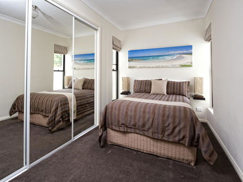Dolphin Shores - Accommodation Rockhampton 1