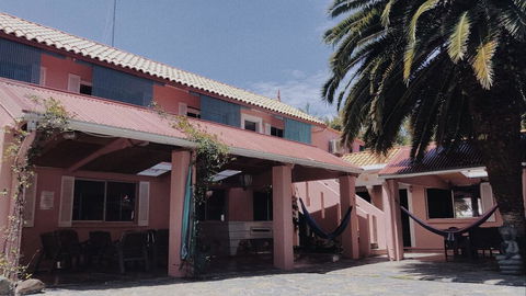 Dolphins Backpackers - Accommodation Rockhampton 2