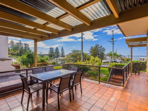 Doncaster - Yamba Main Beach And Sea Pool - Accommodation Rockhampton 2