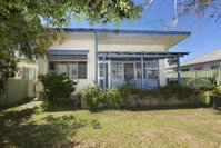 DOUGLAS COTTAGE FORSTER